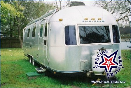 Airstream Ambassador 77 29ft 10500$.jpg